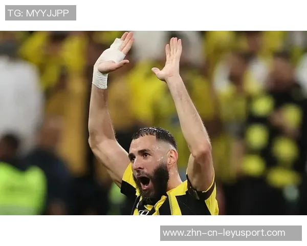 本泽马年薪高达1亿却遭侮辱性续约报价宣布无限期罢赛引发热议